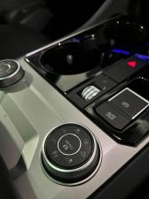 Volkswagen Touareg V6 TDI Executive R-Line - Image 15