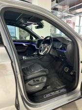 Volkswagen Touareg V6 TDI Executive R-Line - Image 16