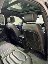 Volkswagen Touareg V6 TDI Executive R-Line - Image 19