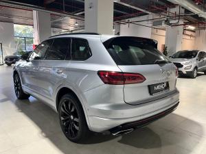 Volkswagen Touareg V6 TDI Executive R-Line - Image 6