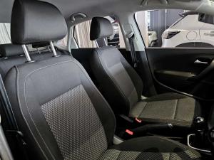 Volkswagen Polo sedan 1.4 Comfortline - Image 15