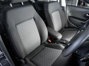 Volkswagen Polo Vivo hatch 1.6 Life - Image 20