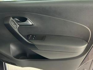Volkswagen Polo Vivo hatch 1.6 Life - Image 21