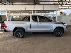 Toyota Hilux 2.4GD-6 Xtra cab Raider auto - Image 3
