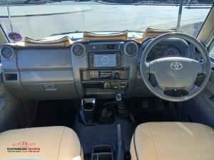 Toyota Land Cruiser 79 4.5D-4D LX V8 single cab - Image 6