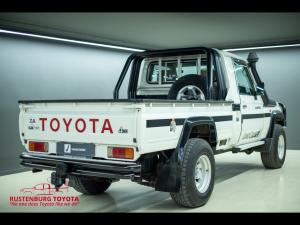 Toyota Land Cruiser 79 4.5D-4D LX V8 single cab - Image 2