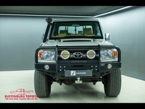 Toyota Land Cruiser 79 4.5D-4D LX V8 single cab - Image 4