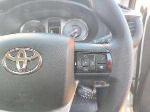 Toyota Hilux 2.4GD-6 Xtra cab Raider manual - Image 10
