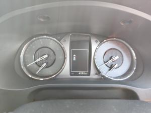 Toyota Hilux 2.4GD-6 Xtra cab Raider manual - Image 11