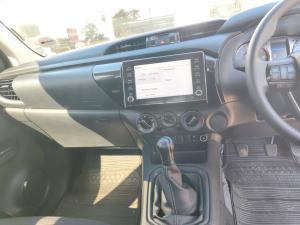 Toyota Hilux 2.4GD-6 Xtra cab Raider manual - Image 15