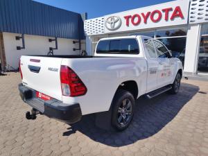 Toyota Hilux 2.4GD-6 Xtra cab Raider manual - Image 2