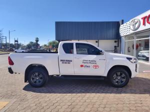 Toyota Hilux 2.4GD-6 Xtra cab Raider manual - Image 3