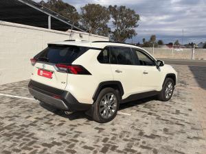 Toyota RAV4 2.0 VX - Image 2