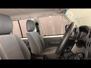 Toyota Land Cruiser 76 2.8GD-6 station wagon LX auto - Image 10