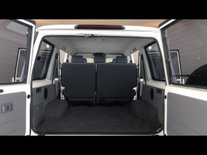 Toyota Land Cruiser 76 2.8GD-6 station wagon LX auto - Image 13