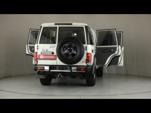 Toyota Land Cruiser 76 2.8GD-6 station wagon LX auto - Image 24