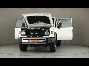 Toyota Land Cruiser 76 2.8GD-6 station wagon LX auto - Image 28