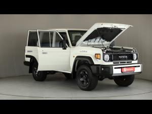 Toyota Land Cruiser 76 2.8GD-6 station wagon LX auto - Image 29