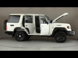 Toyota Land Cruiser 76 2.8GD-6 station wagon LX auto - Image 30
