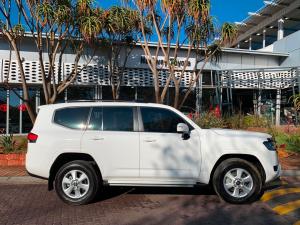 Toyota Land Cruiser 300 3.3D GX-R - Image 3