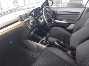 Suzuki Swift 1.2 GLX auto - Image 7