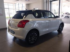Suzuki Swift 1.2 GLX auto - Image 2