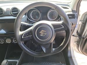 Suzuki Swift 1.2 GLX auto - Image 8