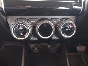 Suzuki Swift 1.2 GLX auto - Image 16