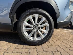 Toyota Corolla Cross 1.8 Hybrid XS - Image 19