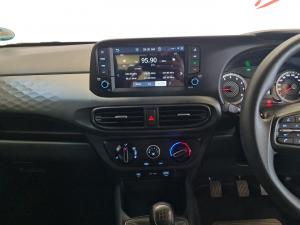 Hyundai Grand i10 1.0 Premium hatch - Image 13