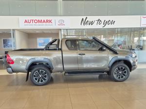Toyota Hilux 2.8 GD-6 RB Legend 4X4 automaticE/CAB - Image 3