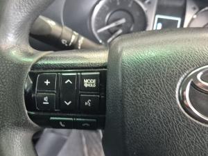 Toyota Hilux 2.4 GD-6 Raider 4X4 automaticD/C - Image 9