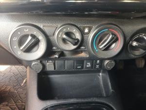 Toyota Hilux 2.8 GD-6 RB Legend 4X4E/CAB - Image 12