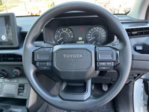 Toyota Hilux 2.8 GD-6 RB SRX 4X4 automaticD/C - Image 8