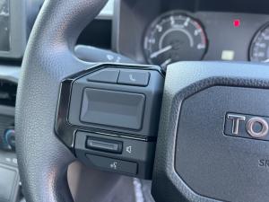 Toyota Hilux 2.8 GD-6 RB SRX 4X4 automaticD/C - Image 9