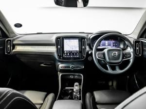 Volvo XC40 B4 Plus Dark - Image 3