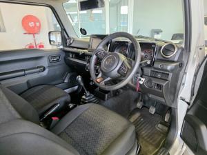 Suzuki Jimny 1.5 GLX AllGrip 3-door manual - Image 10