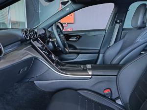 Mercedes-Benz C-Class C220d AMG Line - Image 15