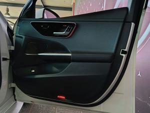 Mercedes-Benz C-Class C220d AMG Line - Image 8