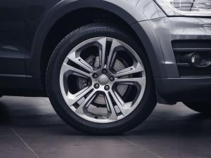 Audi Q5 2.0TDI S quattro auto - Image 2