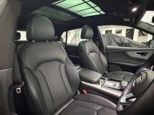 Audi Q8 45TDI quattro - Image 8