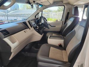 Toyota Quantum 2.8 LWB bus 11-seater GL - Image 24