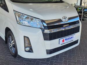 Toyota Quantum 2.8 LWB bus 11-seater GL - Image 4