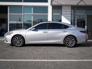 Lexus ES 250 EX - Image 4