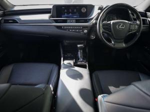 Lexus ES 250 EX - Image 8