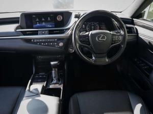 Lexus ES 250 EX - Image 9