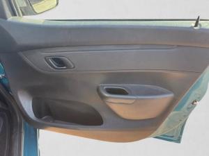 Renault Kwid 1.0 Techno manual - Image 10