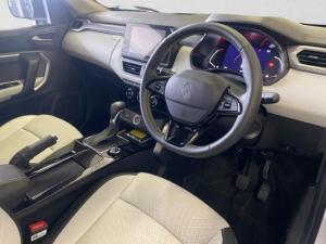 Renault Kiger 1.0T Iconic auto - Image 13