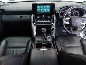 Toyota Land Cruiser 300 3.3D GX-R - Image 6