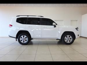 Toyota Land Cruiser 300 3.3D GX-R - Image 3